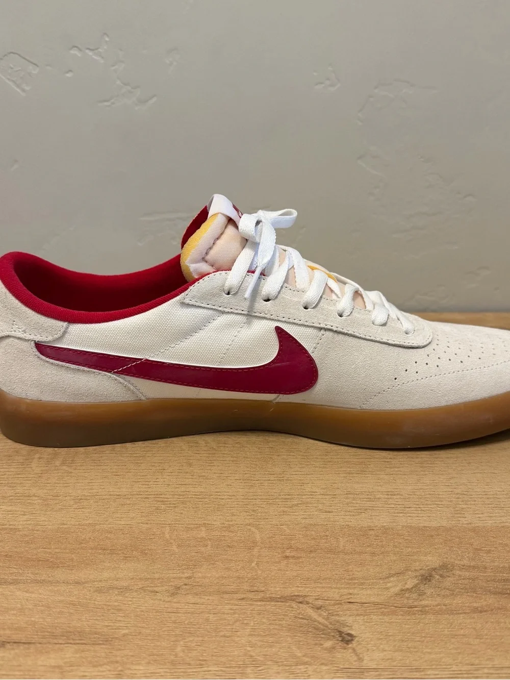 Nike SB Heritage Vulc White Red Gum Skate Shoes NWOT Men's Size 13 CD5010-100